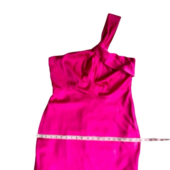 NWT Showpo. hot pink magenta fuchsia Carmella midi dress one-shoulder twist 10 - Picture 13 of 16